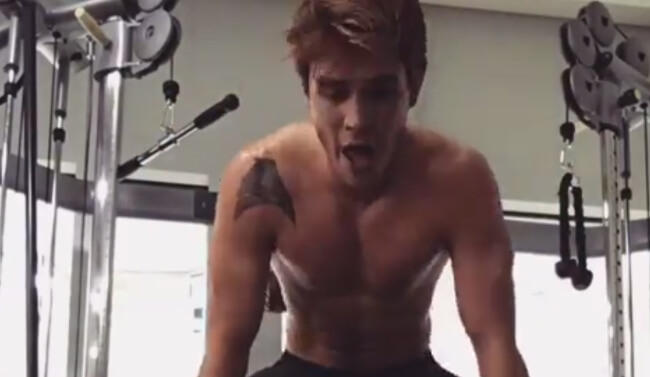 KJ Apa Strips Down For The Worlds Fastest Gym Session Video GayBuzzer