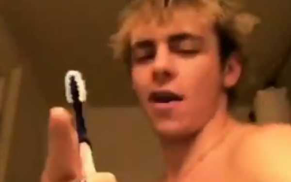 Ross Lynch toothbrush
